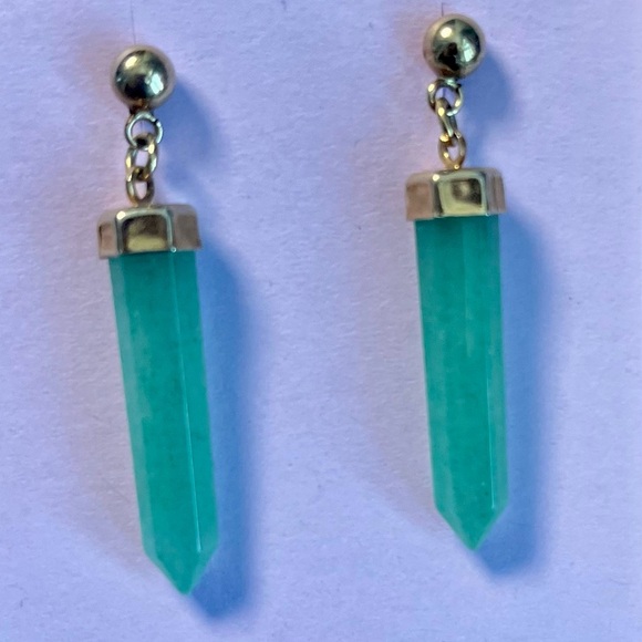 Jewelry - ☘️Flirty Green Adventurine and Gold-time Drop Earrings